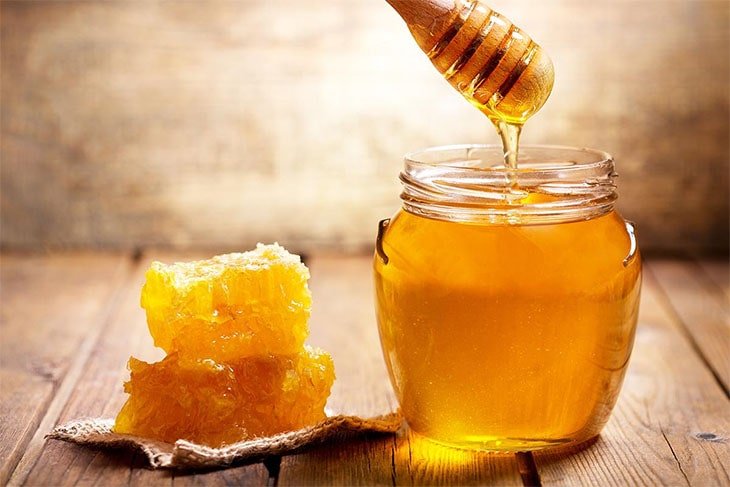 علاج الإمساك بالعسل