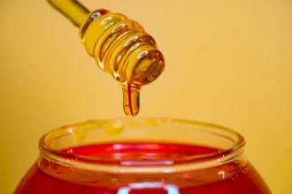فوائد العسل للعظام والأسنان