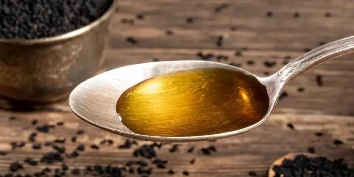 فوائد العسل والحبة السوداء على الريق