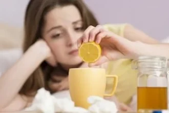 طريقة العسل والليمون للحلق